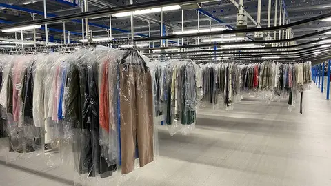 Inditex distribuye ropa de mujer desde su planta de Zaragoza