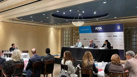 D&iacute;az ha participado este martes en el Ciclo Pol&iacute;tico de ADEA