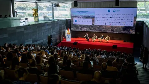 Esta colaboraci&oacute;n se traducir&aacute; en destinar una cantidad econ&oacute;mica para plantar &aacute;rboles en El Bosque de los Zaragozanos. Fotograf&iacute;a: Ayuntamiento de Zaragoza.