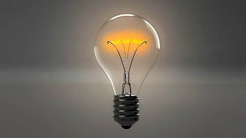 Una bombilla encendida