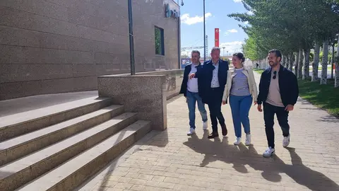 La candidata de Podemos a la DGA ha visitado Utebo junto a Fernando Rivar&eacute;s
