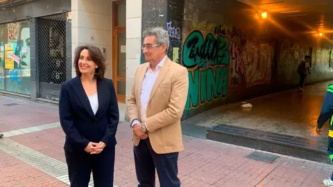 Los candidatos de Vox Julio Calvo y Eva Torres