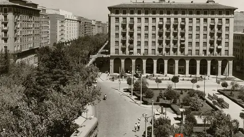 Plaza de San Francisco y Paseo de Fernando el Cat&oacute;lico. Ca 1950. Ediciones Arribas. AMZ_4-1_0001521