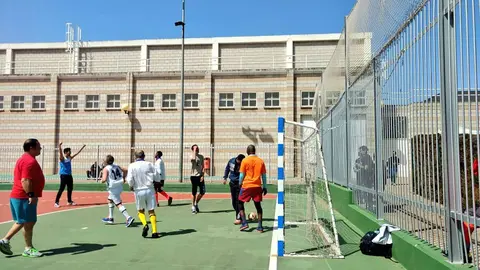 Las actividades, que arrancar&aacute;n a las 10:30, empezar&aacute;n con ejercicios de calentamiento, antes de poner en pr&aacute;ctica diferentes disciplinas deportivas. Fotograf&iacute;a: Ayuntamiento de Zaragoza.