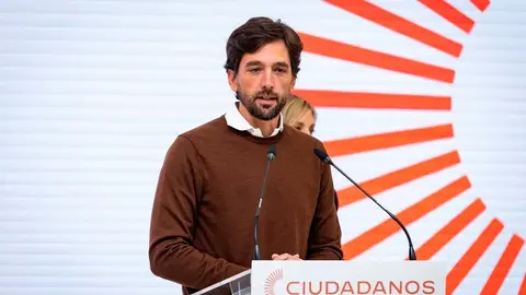 Adri&aacute;n V&aacute;zquez