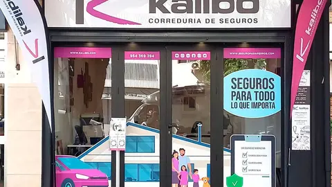 Fachada de la corredur&iacute;a Kalibo en Sevilla