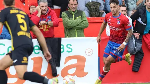 L&oacute;pez jug&oacute; este a&ntilde;o en el Calahorra, en Primera RFEF. Fotograf&iacute;a: C.D. Calahorra