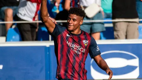 Kevin Carlos se ha formado en la cantera de la S. D. Huesca