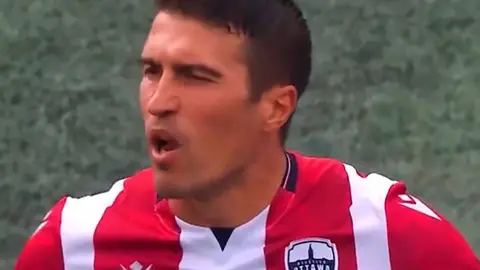 Zapater con su el&aacute;stica del Atl&eacute;tico Ottawa