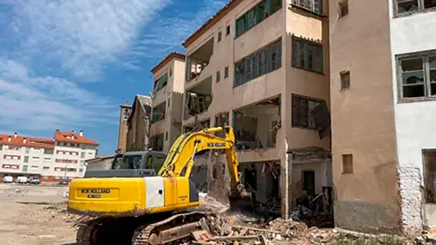 Edificio abandonado en la Calle de la Explanada de la Estaci&oacute;n, Calatayud
