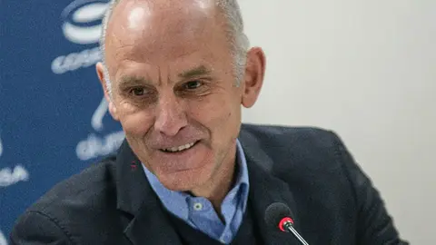 El director deportivo de la S.D. Huesca, &Aacute;ngel Mart&iacute;n Gonz&aacute;lez ha pasado revista del mercado de los movimientos veraniegos de su equipo. Fotograf&iacute;a: S.D. Huesca.