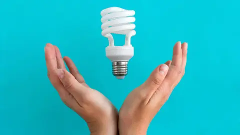 El precio de la luz sube hoy un 3%, hasta los 107,1 euros