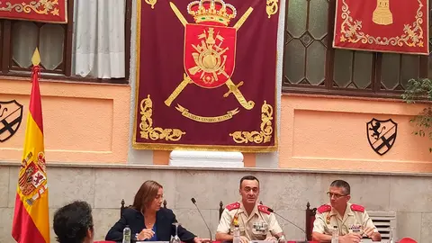 Presentaci&oacute;n del XXX Curso Internacional de Defensa en el Palacio de Capitan&iacute;a, Zaragoza
