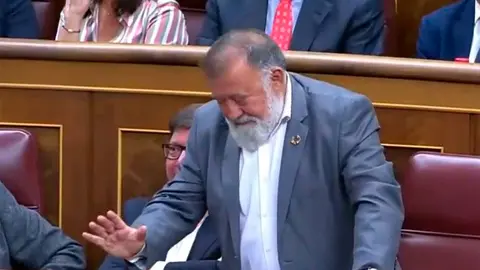 La secretaria primera de la Mesa la le&iacute;do mal el nombre de Herminio Sancho, por lo que se ha repetido el proceso