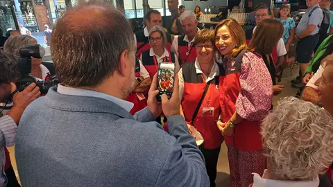 Natalia Chueca voluntarios Zaragoza Mercado Central