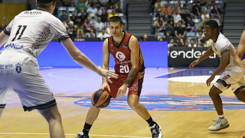 El buen tercer cuarto del Obradoiro pas&oacute; factura a los de Fisac. Fotograf&iacute;a: M. Arcay.