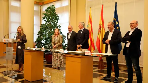 Gobierno, patronal y sindicatos renovaron el pacto del Di&aacute;logo Social el pasado mes de octubre
