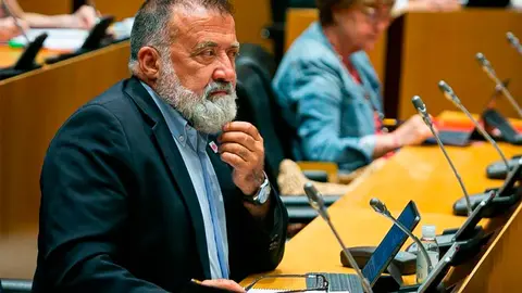 Sancho se encontraba en un bar junto a un grupo de diputados. Foto: PSOE
