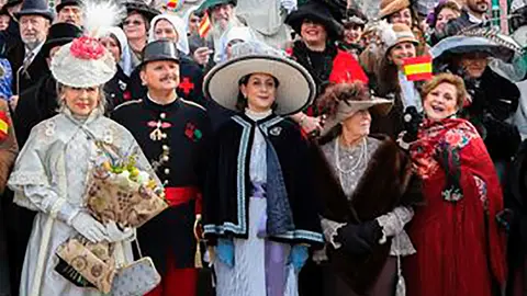 Llamamiento a turolenses y visitantes para que se involucren en los actos organizados y se vistan con la ropa y complementos que se llevaba a principios del siglo pasado.