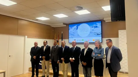 Se celebra el I Encuentro Inclusivo de Esqu&iacute; en el Valle del Arag&oacute;n