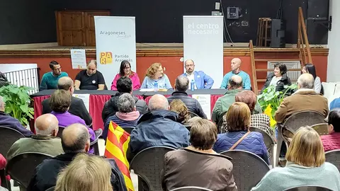 El PAR, una de las tres listas junto a PP y Teruel Existe, celebr&oacute; un mitin este viernes con la presencia de su secretario general. Foto: PAR