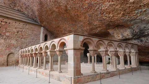 Claustro del Monasterio de San Juan de la Pe&ntilde;a