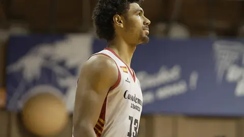 En el &uacute;ltimo duelo europeo el americano hizo 17 puntos, 7 rebotes y 2 asistencias. Fotograf&iacute;a: FIBA.