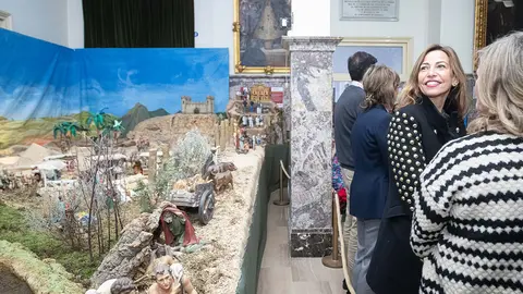 La alcaldesa de Zaragoza, Natalia Chueca, en el Bel&eacute;n de la Casa Amparo