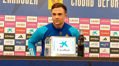 Andr&eacute;s Borge en sala de prensa