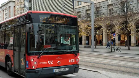 Imagen de archivo de un bus urbano