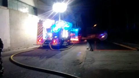 En el incendio han ardido varios paquetes de restos de pl&aacute;stico para reciclar