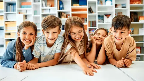 ni&ntilde;os-colegio