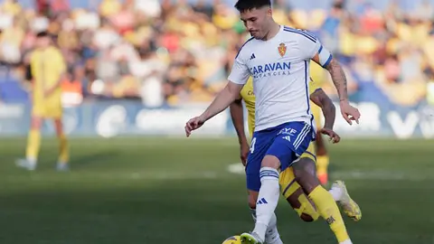 Llu&iacute;s L&oacute;pez en una jugada contra el Alcorc&oacute;n