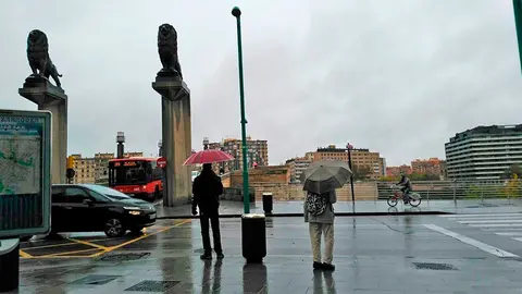 Imagen de archivo. D&iacute;a lluvioso en Zaragoza