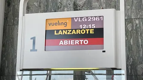 Han pasado por el aeropuerto 45.451 viajeros, un 11,5% menos que en el mismo mes de 2023.