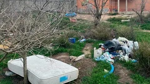 Estaci&oacute;n-Miraflores-basura-ilegal-5