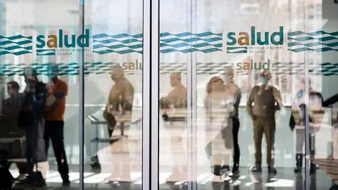 La ausencia de un nuevo profesional m&eacute;dico, y siendo ya dos los m&eacute;dicos de baja, han modificado el horario del Centro de Salud.
