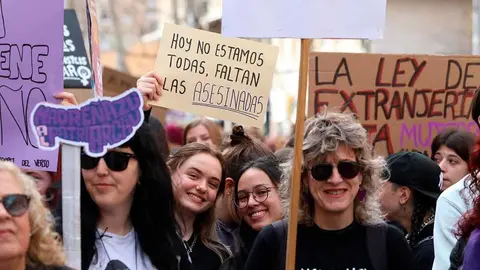La concentraci&oacute;n bajar&aacute;&nbsp;por el Paseo de la Independencia, calle Alfonso y terminar&aacute; en la plaza del Pilar donde se leer&aacute; otro manifiesto.