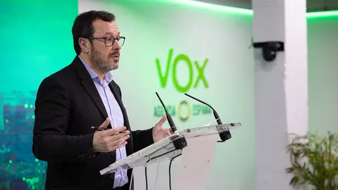 Jos&eacute; Antonio F&uacute;ster durante la rueda de prensa. Foto: Vox