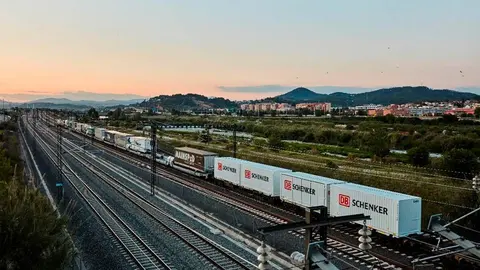 Los contratos recogen las actuaciones divididas en dos tramos a su paso por las provincias de Guadalajara, Soria, Zaragoza y en Madrid.