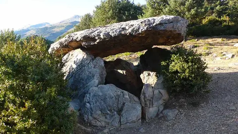 dolmen-tella