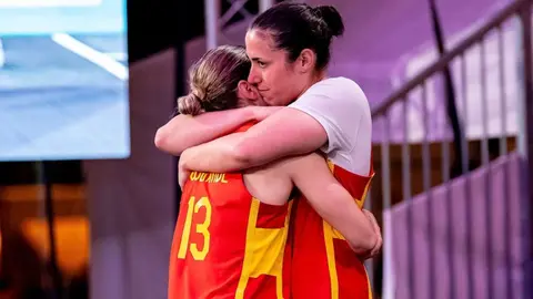 Vega Gimeno y la selecci&oacute;n espa&ntilde;ola 3x3 logran clasificarse para las olimpiadas. Foto: @BaloncestoESP