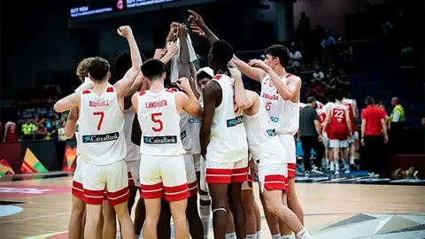 Langarita y &Aacute;lex Moreno conquistaron el Mundial sub-19. Foto: @BaloncestoESP