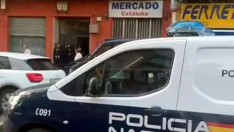 Polic&iacute;a-Nacional-avenida-catalu&ntilde;a-la-jota
