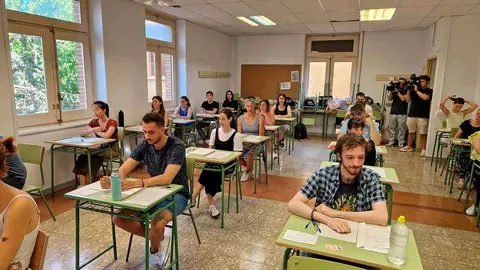 Los ex&aacute;menes han comenzado a las 8.30 horas en las tres capitales aragonesas.