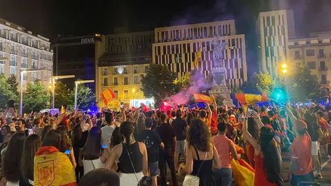 Los zaragozanos celebran la Eurocopa conquista por Espa&ntilde;a.