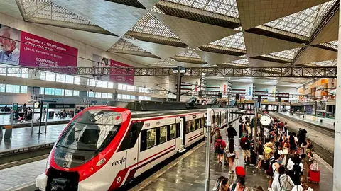 Una incidencia afecta a 6 trenes de cercan&iacute;as y media distancia entre el Portillo y Delicias