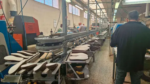 Imagen de archivo de una f&aacute;brica de calzados. Foto: DGA