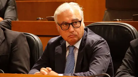 Imagen de archivo. El consejero Javier Rinc&oacute;n durante el Pleno de las Cortes. Foto: Pilar &Aacute;lvarez