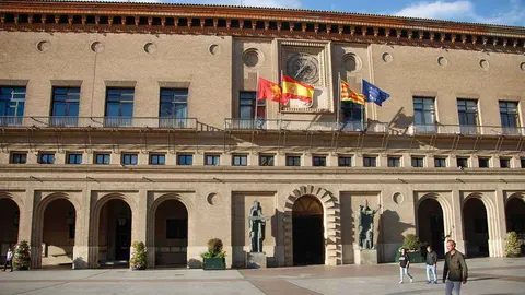 Exterior del Ayuntamiento de Zaragoza. Foto: Pilar &Aacute;lvarez